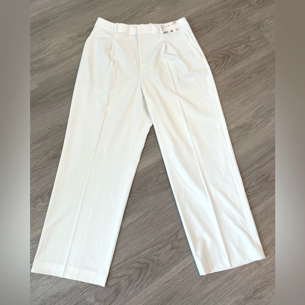 UNIGLO White Wideleg Trousers Pleated Pants. NWT Size XL